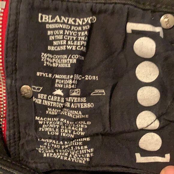 High Rise Skinny W/ Red Zipper Detail by BLANK NYC - Picture 6 of 7